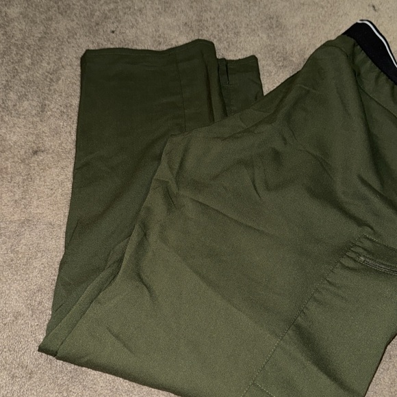 Grey's Anatomy Active Stretch Dark Green Scrub set - Picture 7 of 7